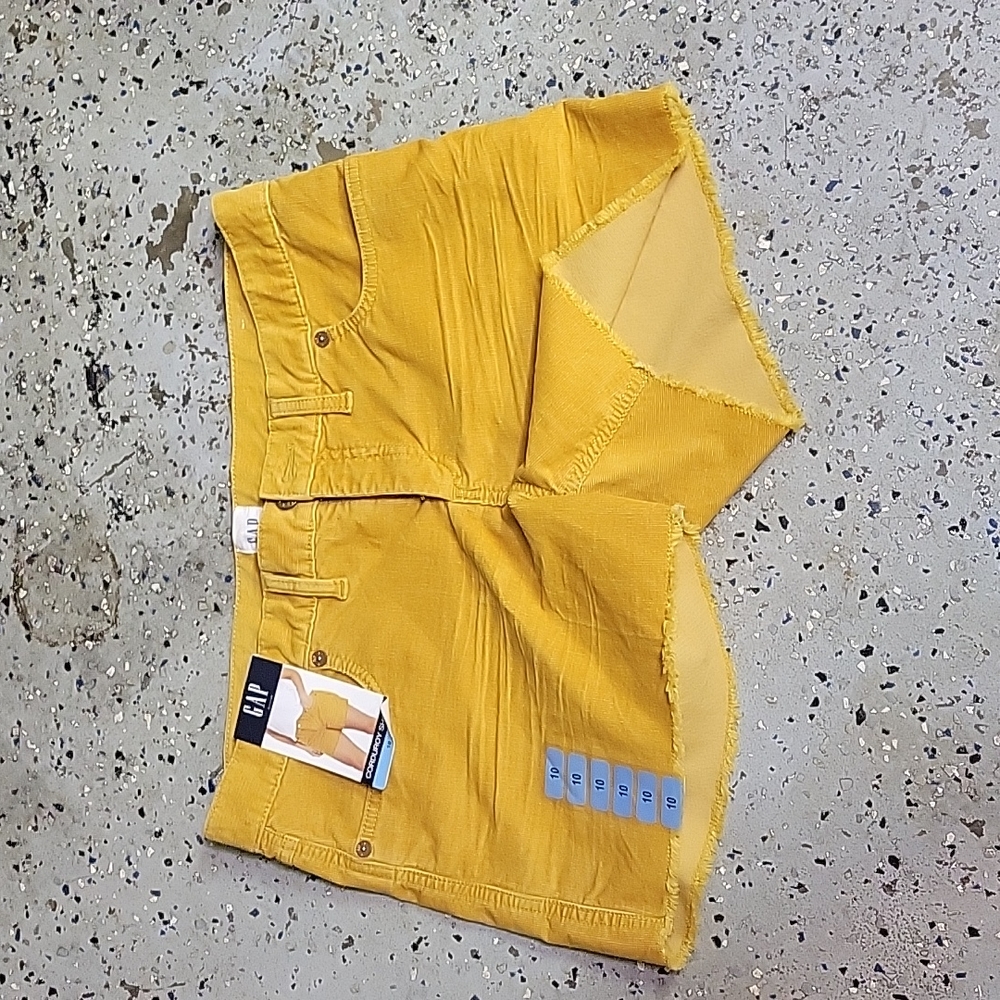 Gap courdiroy shorts NWT size 10